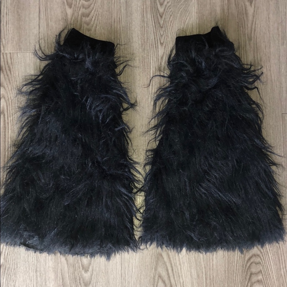 Black furry boot covers